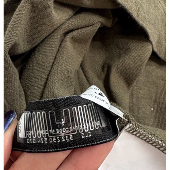 OFF-WHITE Bricks Arrow Slim S/S Tee in Army Green - Picture 7 of 9